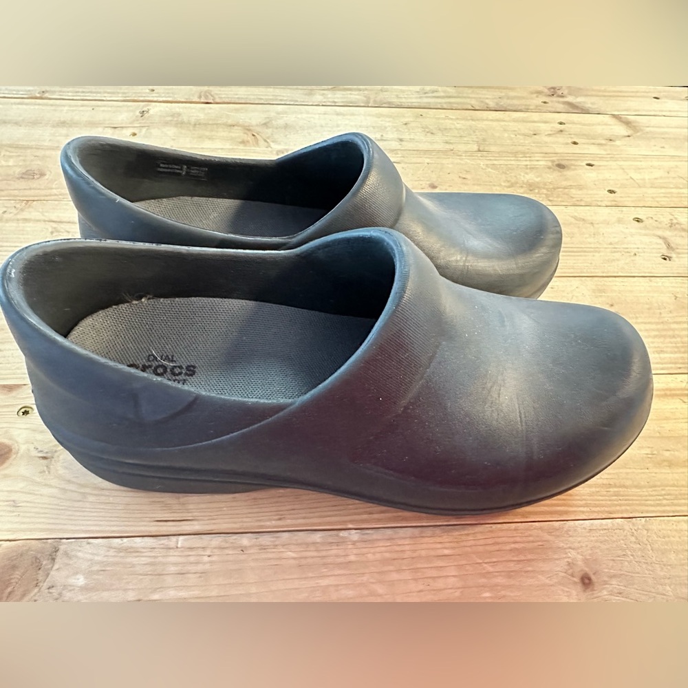 Crocs Dual Comfort Clog Black Size 9 slip resistant